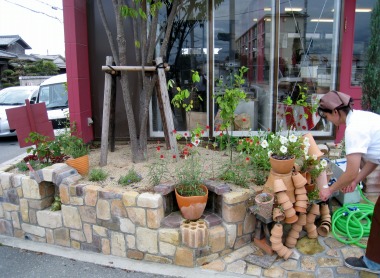 花台と植木鉢人形