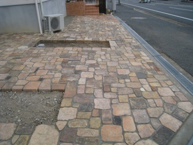 歩道側から