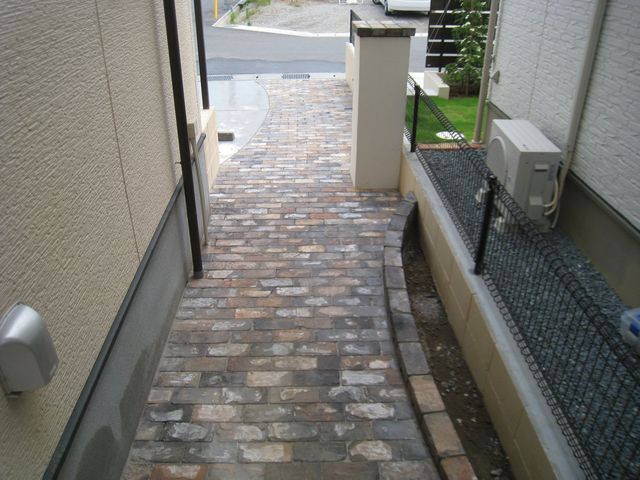 玄関前