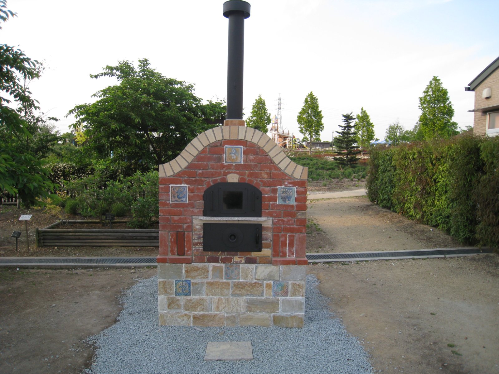 小野市「ひまわり公園」 パン窯 「Hinata」